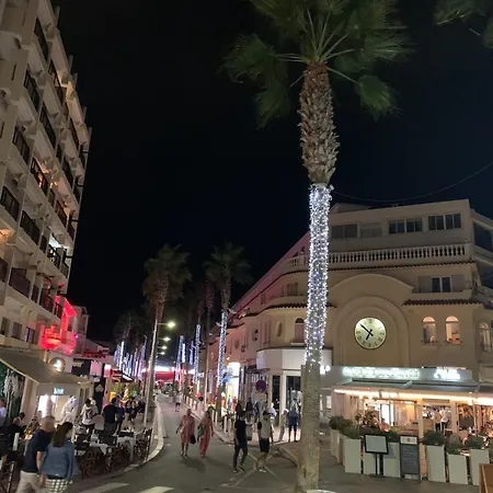 New Renovated Spacious 2 Bedroom Ac 300m From Lägenhet Juan-les-Pins