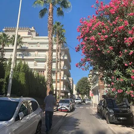 New Renovated Spacious 2 Bedroom Ac 300m From *