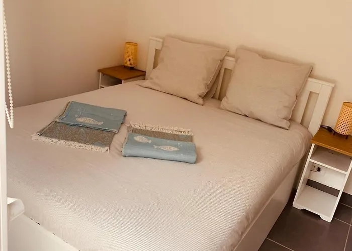 Apartamento New Renovated Spacious 2 Bedroom Ac 300m From