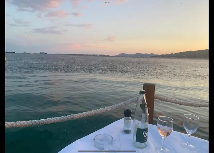 New Renovated Spacious 2 Bedroom Ac 300m From Apartamento *