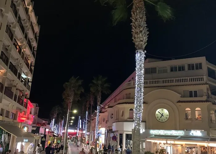 New Renovated Spacious 2 Bedroom Ac 300m From Apartamento Juan-les-Pins