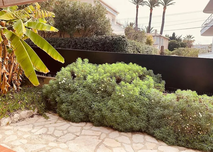 Apartamento New Renovated Spacious 2 Bedroom Ac 300m From *