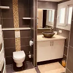 New Renovated Spacious 2 Bedroom Ac 300m From 胡安莱潘
