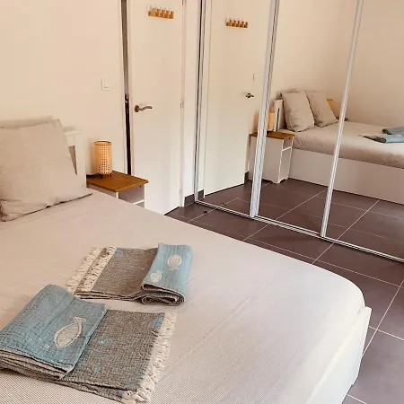 New Renovated Spacious 2 Bedroom Ac 300m From Juan-les-Pins