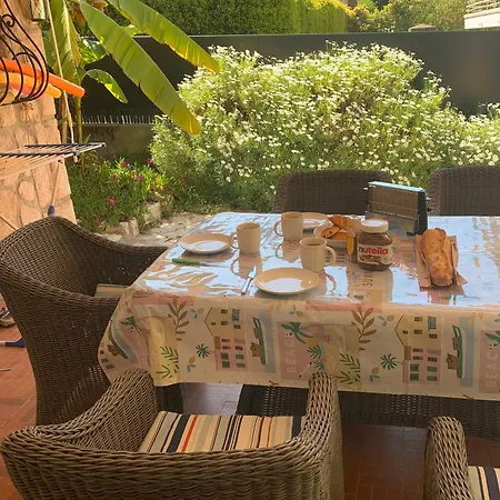 Apartment New Renovated Spacious 2 Bedroom Ac 300m From *