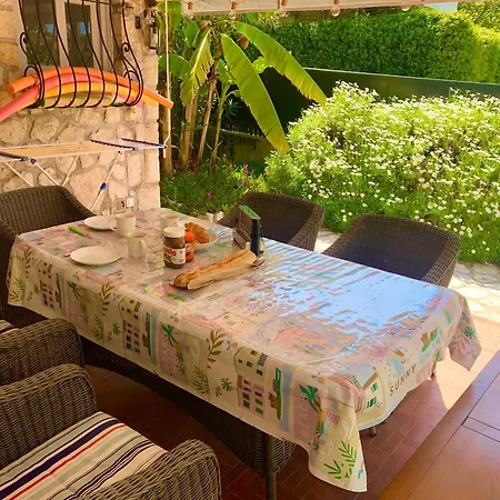 New Renovated Spacious 2 Bedroom Ac 300m From Juan-les-Pins