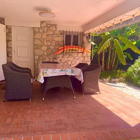 New Renovated Spacious 2 Bedroom Ac 300m From Juan-les-Pins